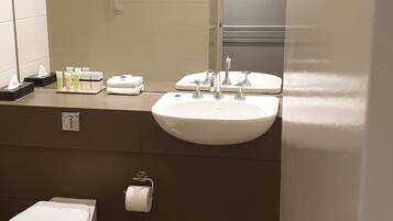 Bruser, gratis toiletartikler, håndklæder, Sæbe