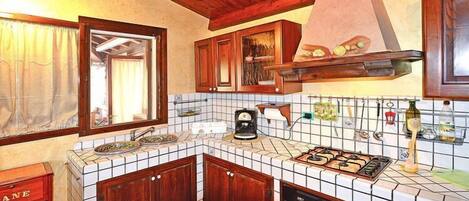 雪櫃、微波爐、焗爐、爐具