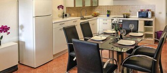 Skønt sommerhus med terrasse