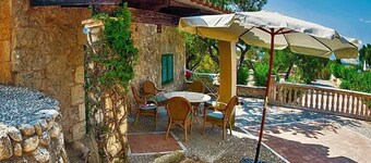 Holiday home with garden furniture