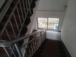 Staircase - Natural Lodge Homestay (Guilin)