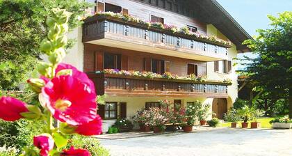 Wohnung in Latsch mit Pool & Garten