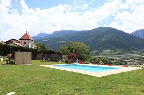 Wohnung in Goldrain mit Pool und Bergblick