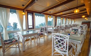 Restaurant - Yashshree Mall Road Darjeeling (Darjeeling)