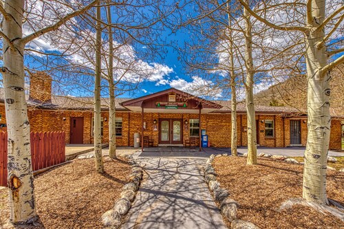 Vuoristonäköala huoneisto w / jaettu uima-allas, poreallas, Ping-Pong ja biljardipöytä