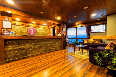 Sumitel Hotel 500 meters from Mall Road