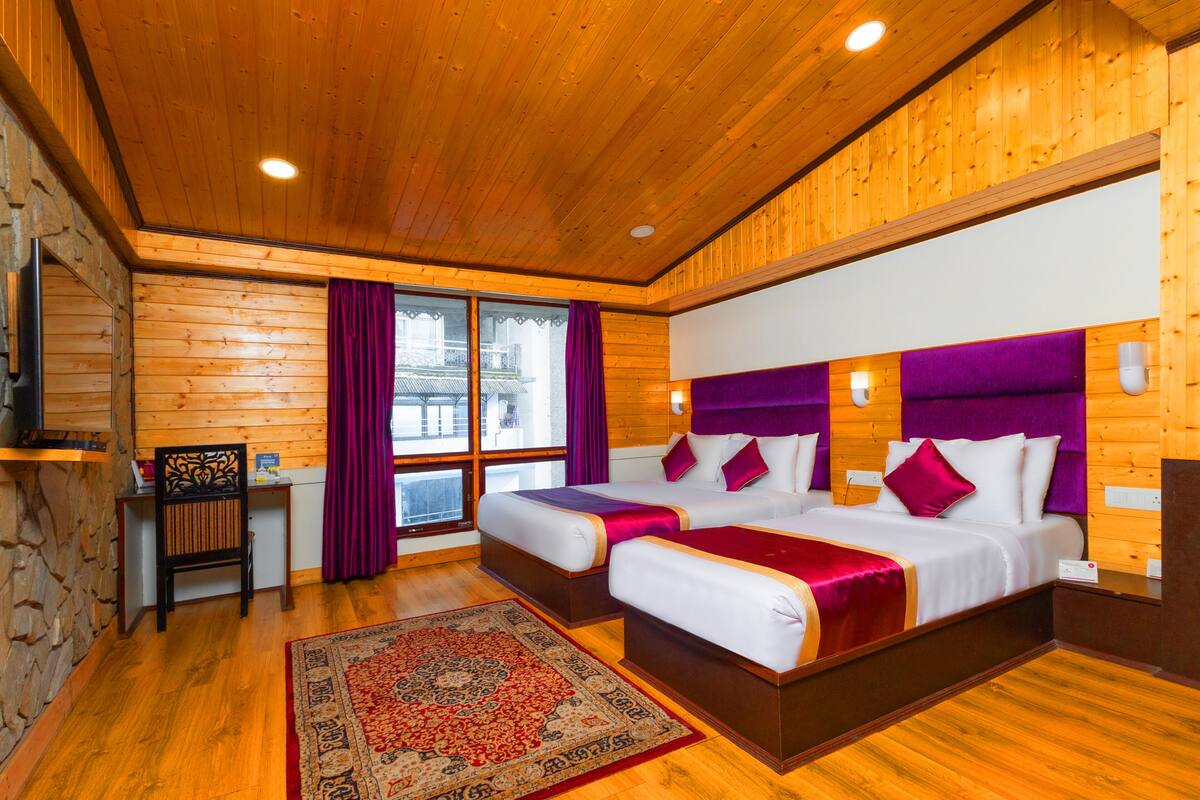 Premium Room | Premium bedding, desk, blackout drapes, soundproofing