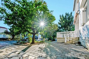 Property grounds - Apartment in Seline near Paklenica Park (Seline)