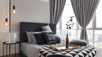 2 bedrooms, in-room safe, individually decorated, individually furnished