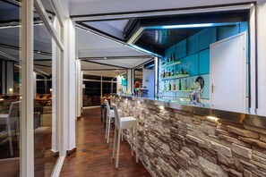 Bar (in der Unterkunft)