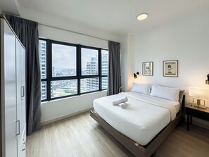 Comfort Apartment, 3 Bedrooms, Non Smoking, City View | 2 bilik tidur, dihias secara berasingan 