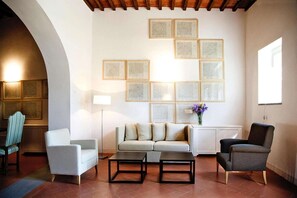 Smart TV - Apartment in Tuscany with Pool near Florence (Rignano sull'Arno)