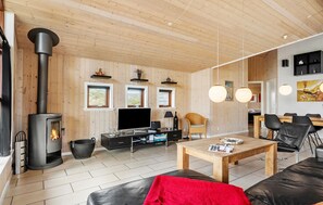 Interior - Amazing home in Henne with sauna (Henne)