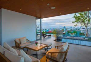 Outdoor dining - Prana Boutique Hotel and Apartments (Da Nang)
