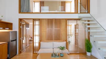 Superior Duplex, 2 Bedrooms (Prana) | Peralatan tempat tidur premium, tilam berlapik, item bar mini percuma