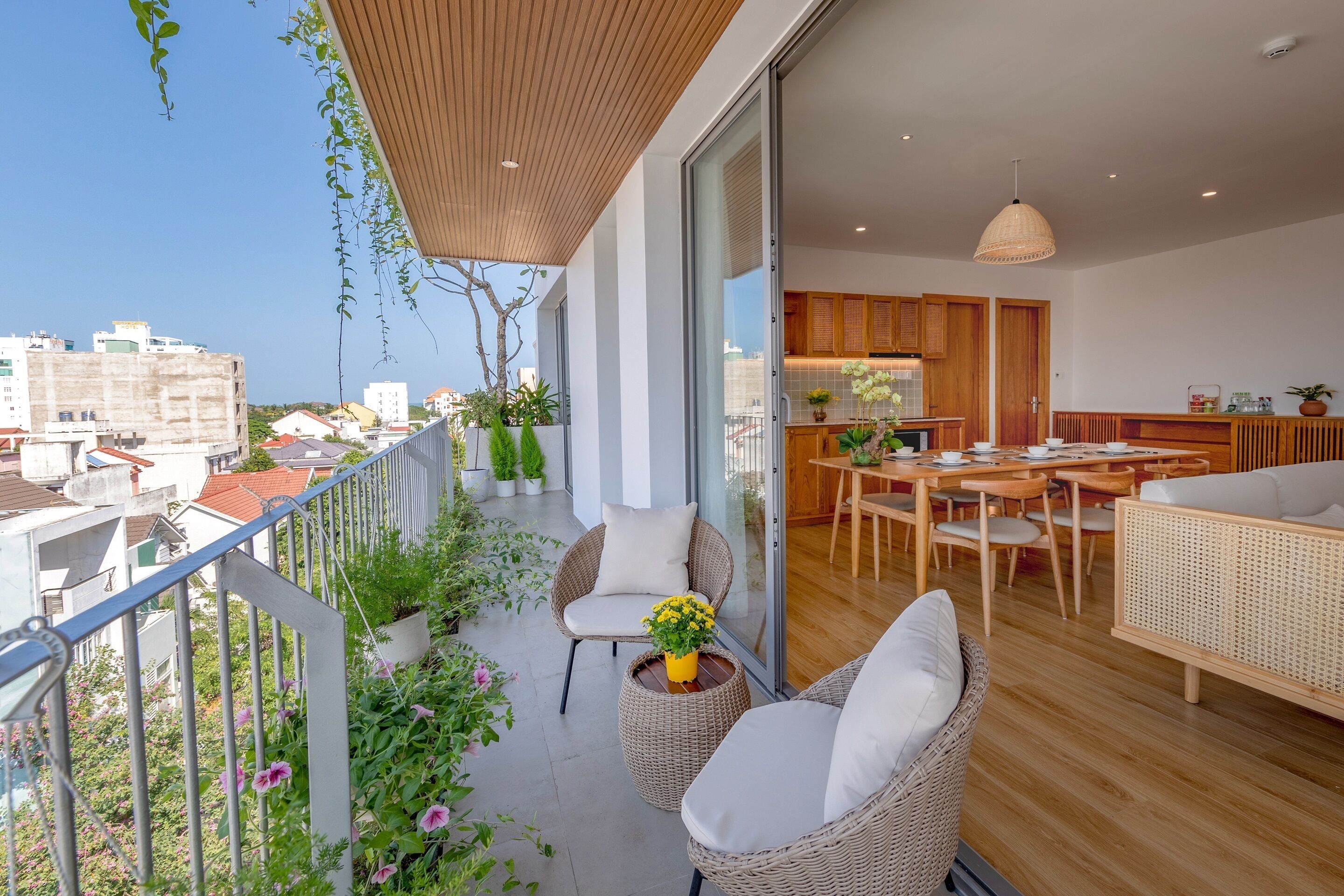 Prana Executive, 2 Bedrooms | Balcony view