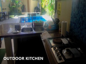 Two Bedroom Guesthouse | Shared kitchen - Siargao Oasis Suites (General Luna)