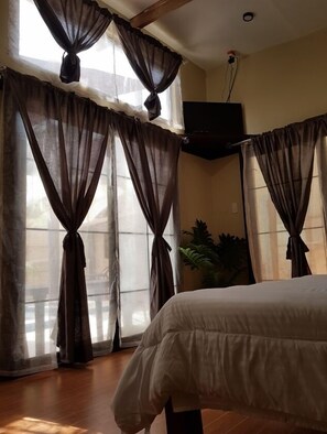 スイート (Master) | セーフティボックス (室内)、ベッドシーツ