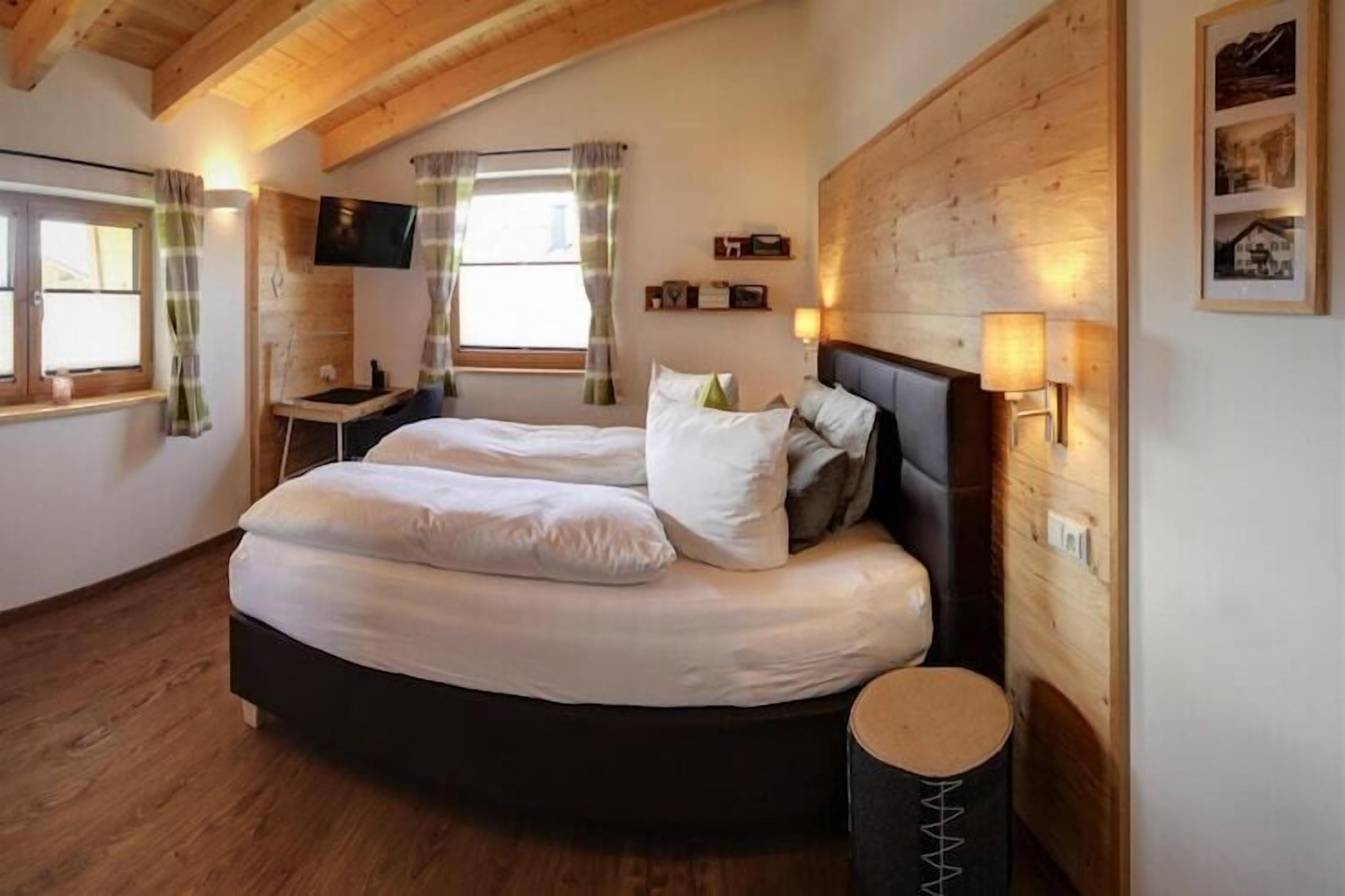 3 bedrooms, travel crib, free WiFi