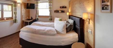 3 bedrooms, travel crib, free WiFi