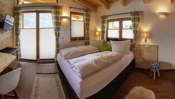 3 bedrooms, travel crib, free WiFi