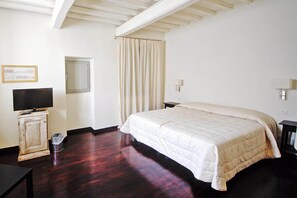 1 bedroom, travel cot, free WiFi