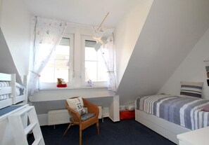 2 Schlafzimmer, Reisekinderbett, kostenloses WLAN