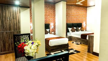 Suite | 1 bedroom, premium bedding, desk, blackout curtains