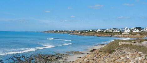 Una spiaggia nelle vicinanze