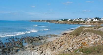 Maison Ă Plogonnec proche plages de sable