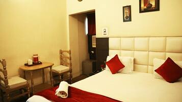 Habitación ejecutiva | Escritorio, espacio para trabajar con un portátil, wifi gratis