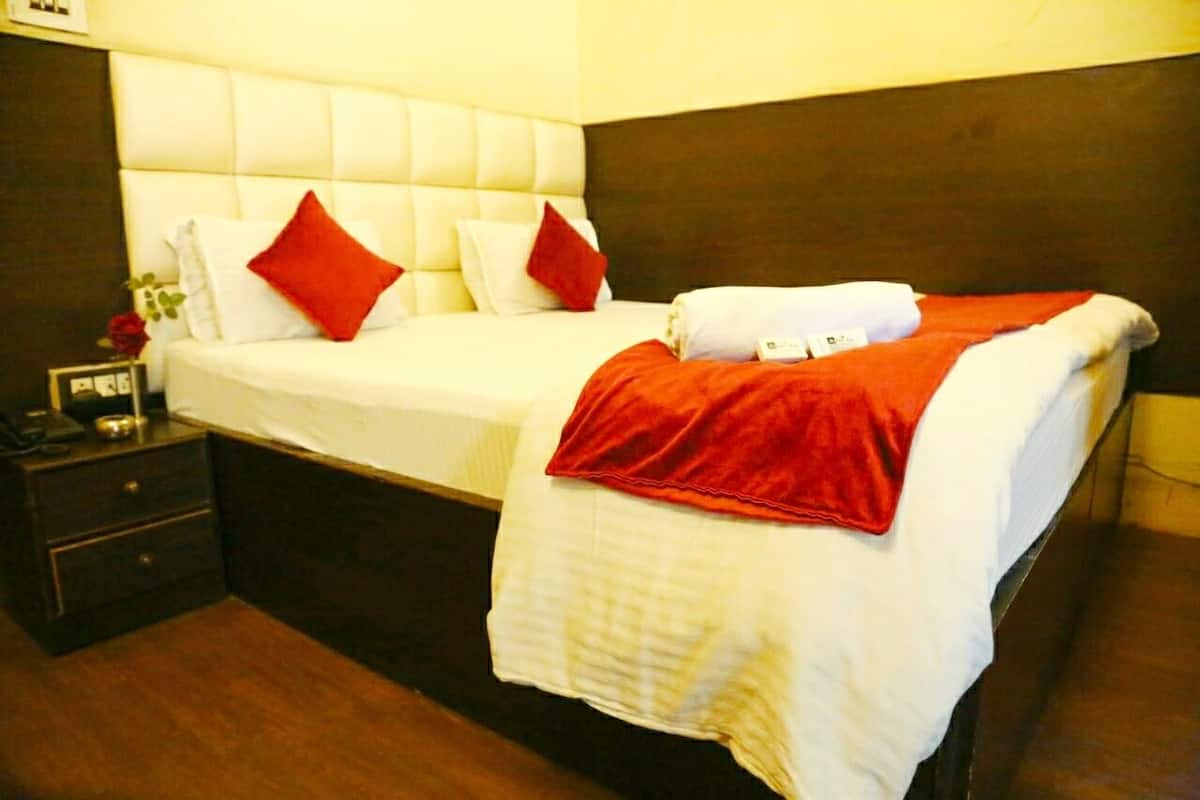 Executive Room | Desk, laptop workspace, free WiFi, bed sheets