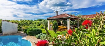 Leilighet i Nin nær Strand og Basseng