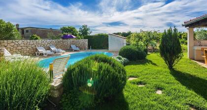 Appartement Ă Nin prĂšs de Plage et Piscine