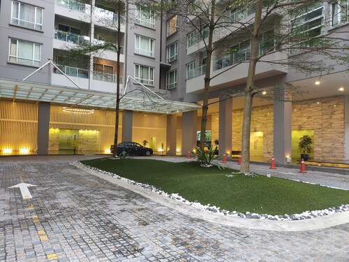 Goldhill Bukit Bintang  3 Rooms Family Suite