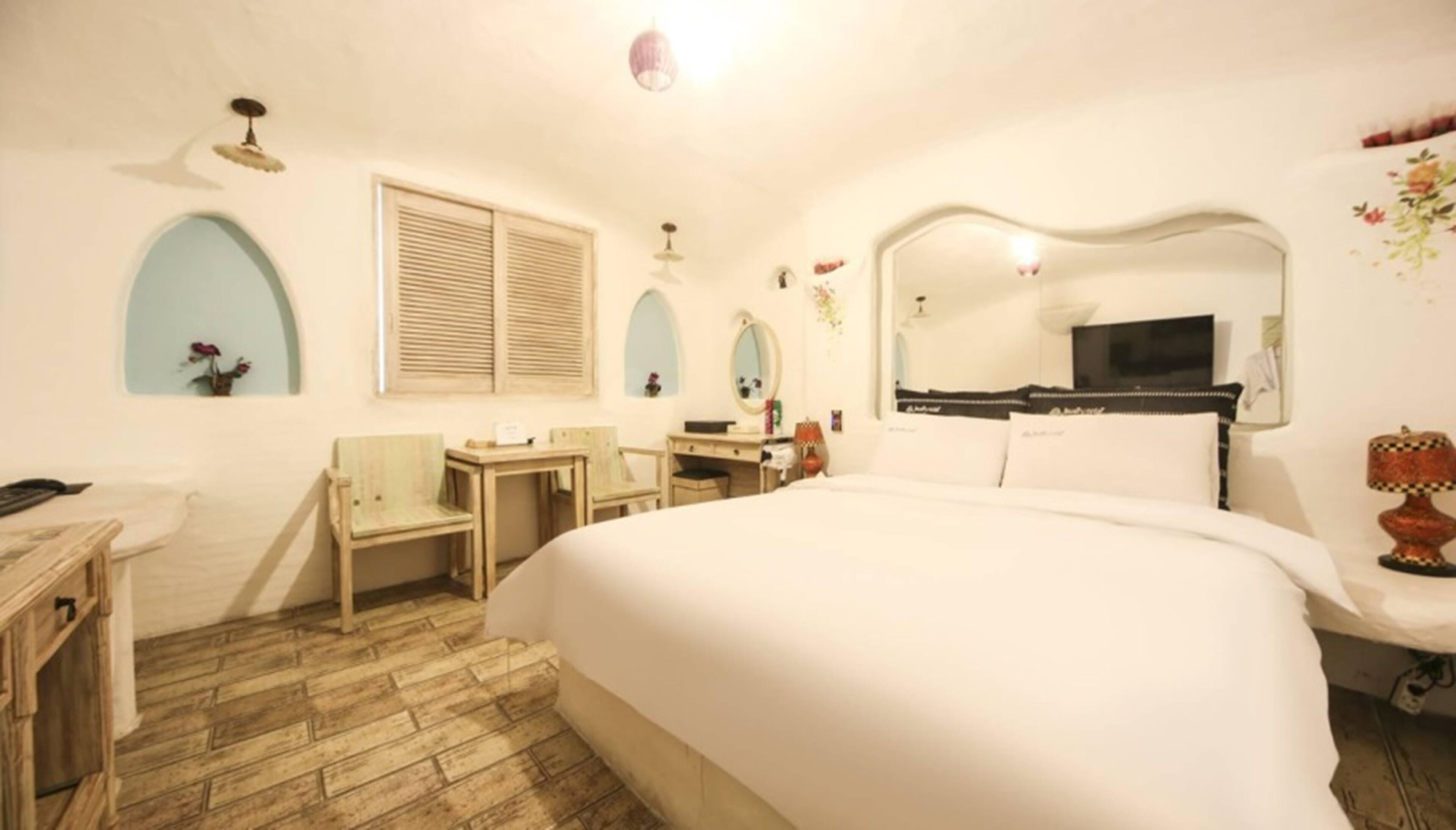 Standard Room | Desk, free WiFi