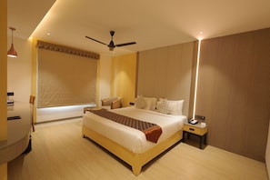 Executive Room | Soundproofing, free WiFi, bed sheets - Hotel Costa River (Varanasi)