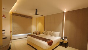 Soundproofing, WiFi (free), bed sheets - Hotel Costa River (Varanasi)