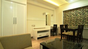 Suite Room - Hotel Costa River (Varanasi)