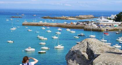 Holiday Home in Plouarzel near Sandy Cove