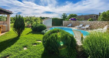 Apartment in Nin near the Beach & Pool