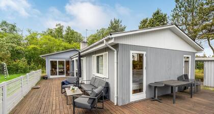 Amazing home in Væggerløse with WiFi