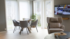 Apartment, Mountain View | In-room dining - Unstad Arctic Surf (Vestvågøy)