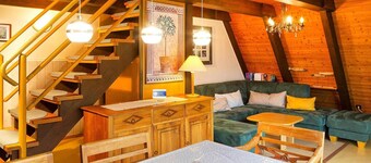 Hytte ved Bodensjøen med utsikt til Alpene