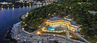 Elegant Resort Stay for 4 in Jelsa