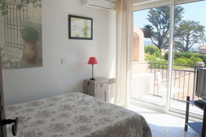 3 makuuhuonetta, vauvan matkasänky, ilmainen Wi-Fi