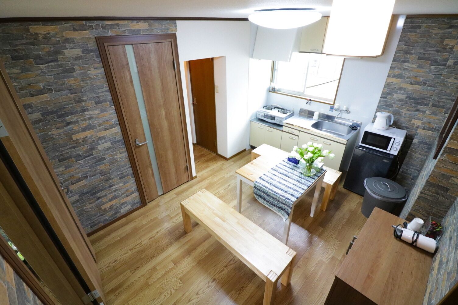 エコノミー 4 人部屋 | リビングルーム