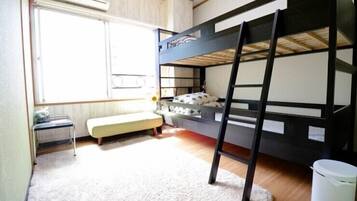 Economy Room | Hypo-allergenic bedding, desk, laptop workspace, free WiFi