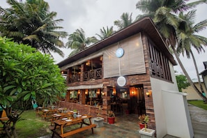 Outdoor dining - TSG Aura (Port Blair)