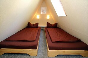 1 bedroom, travel cot, free WiFi